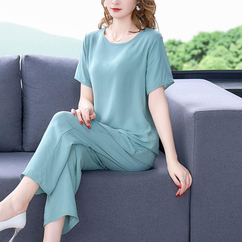 

Women s Plus Size Cotton Silk Summer Two-Piece Set - Short Sleeve Casual Outerwear for Middle-Aged Mothers, Solid Color Fashion Design M [Up to 50 kg]