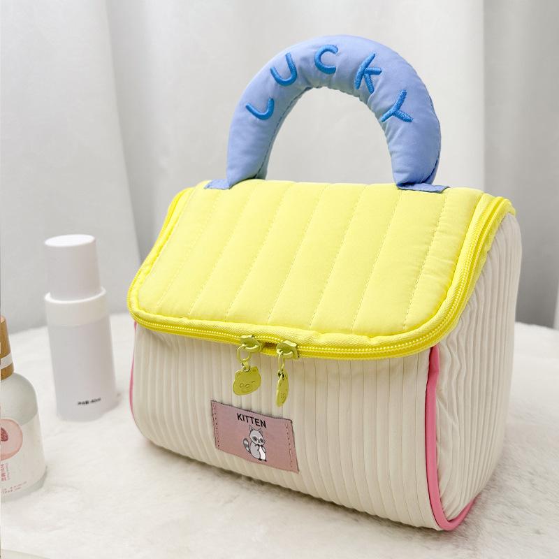 

Adorable Cabin Makeup Bag for Girls – Large, Portable Travel and Skincare Organizer жовтий