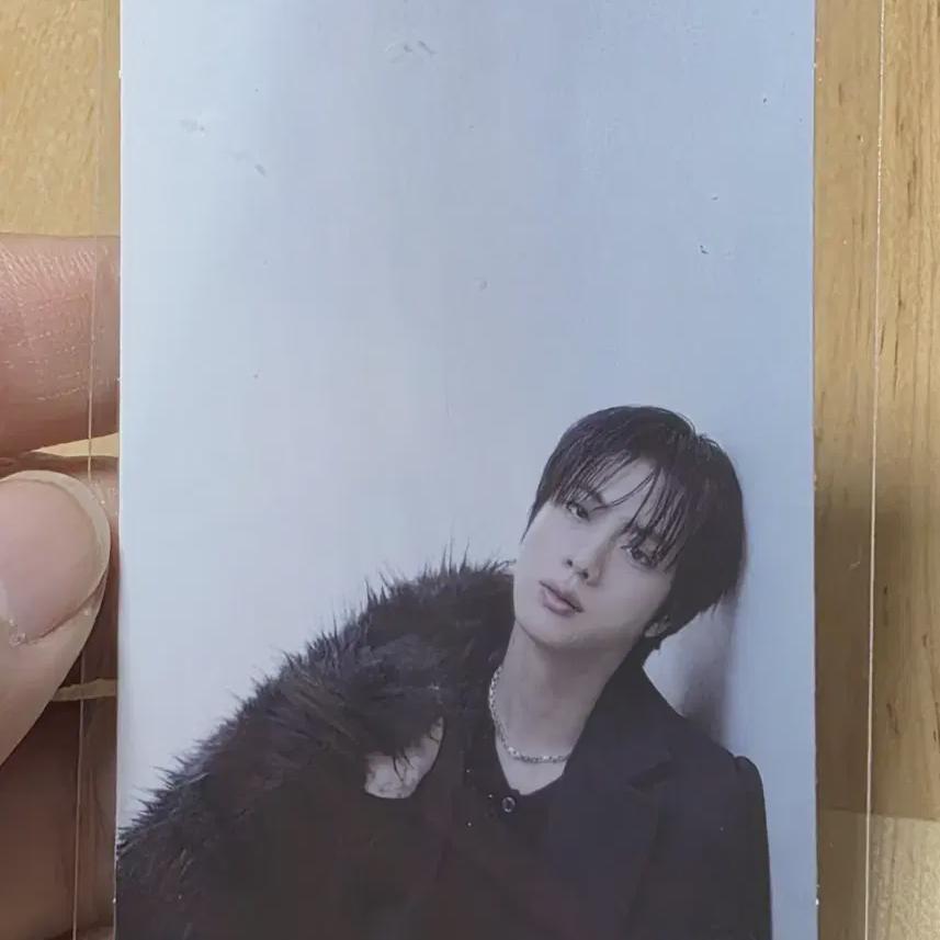 

Yongsan Weverse Lucky Store Jin Jin Photo Card