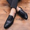 Herren-Loafer im britischen Stil mit Lederquasten, Slip-On Freizeitschuhe, Spitze Zehenpartie, Ganzjahres-Koreanischer Trend (2021)