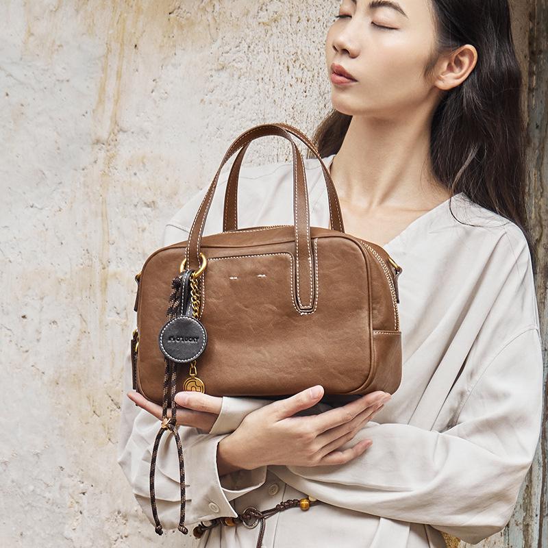 Women's Veg-Tanned Cowhide Bowling Bag: Fall/Winter 2025 Commute & Fashionable Crossbody Handbag