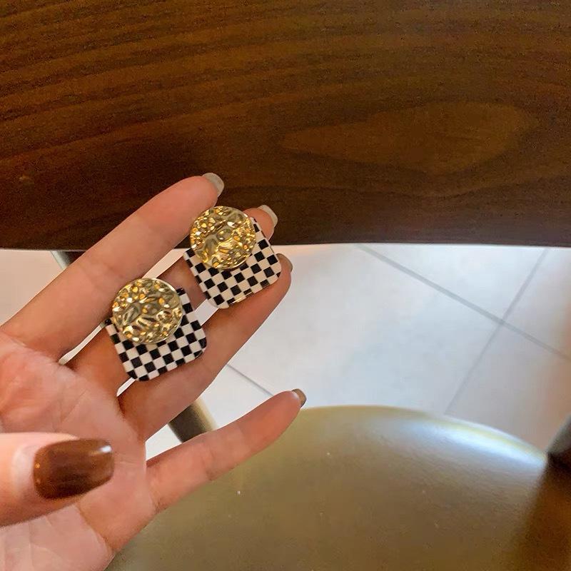 Autumn/Winter 2025 Trendy Checkered Mosaic Earrings for Women