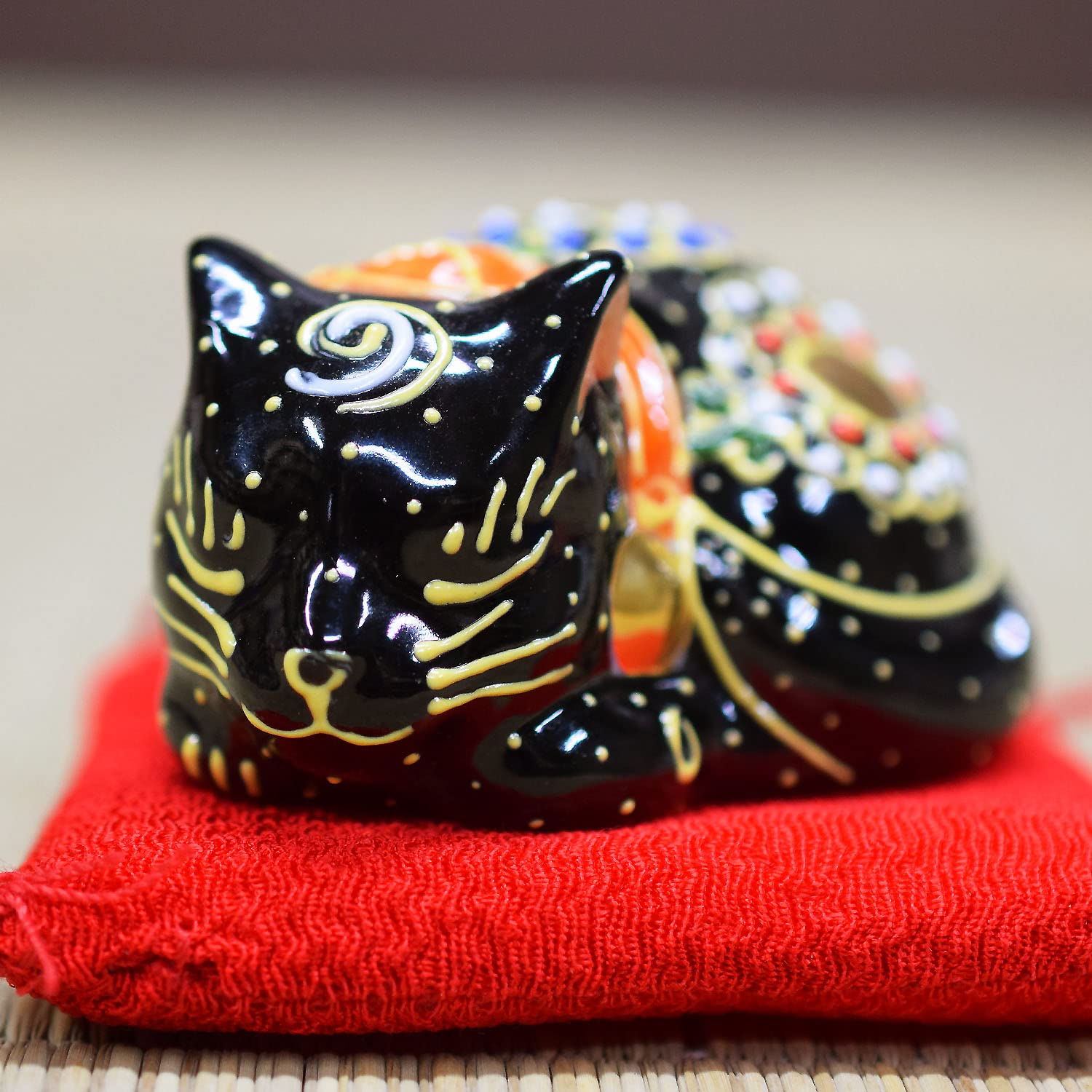 

Маленький спящий черный Кутани, идеально подходит для торжественного открытия и других Манеки-нэко (манящий кот) фигурка, посуда, кошка, ободок, празднования, дни рождения, подарки.