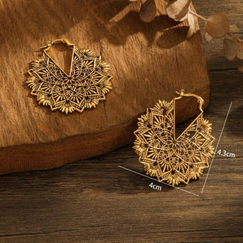 Vintage Hollow Out Flower Hoop Earrings for Women Niche Design Ethnic Fashion Earring Party Jewelry Gifts