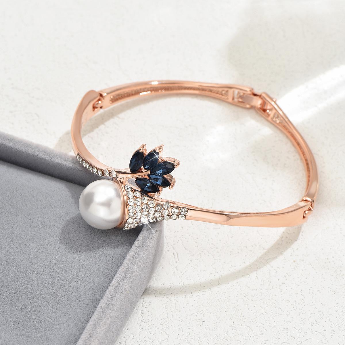 

Irregular And Asymmetrical Collection Pearl Diamond Bracelet Hand Jewelry Women