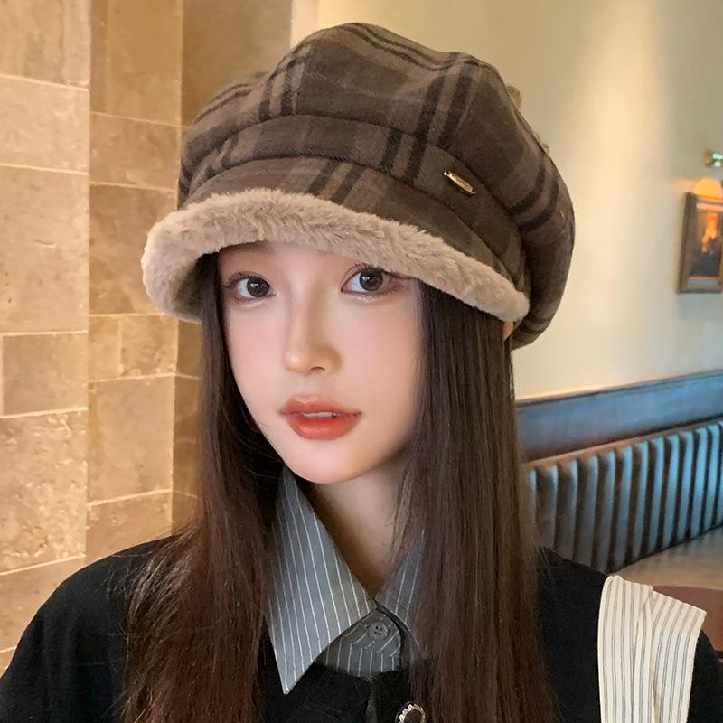 Women's Retro Plaid Plush Hat - Autumn Winter Warm Short Brim Versatile Slimming Travel Photo Hat