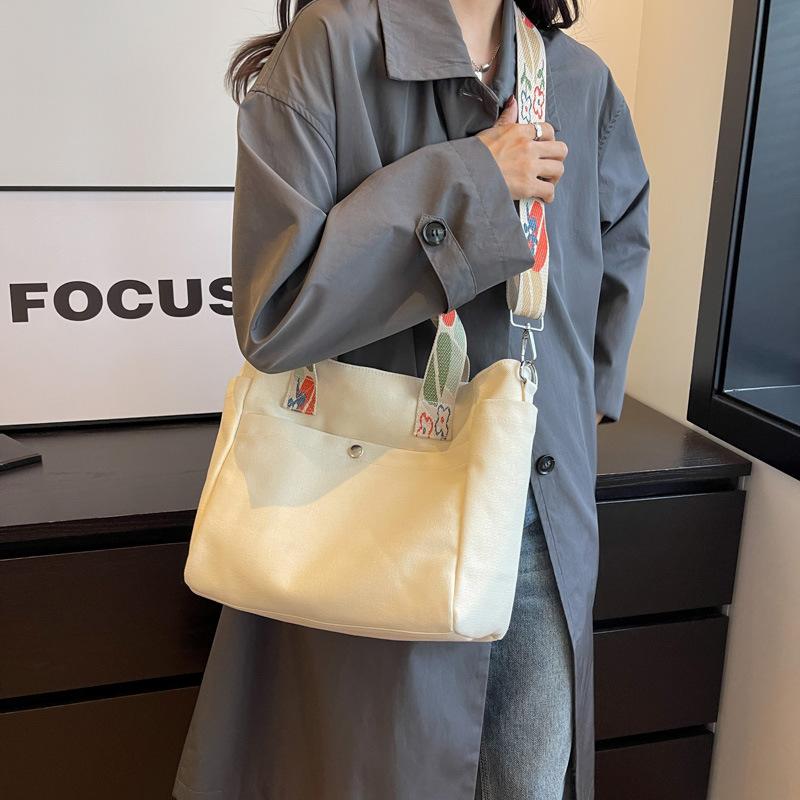 Fashion Versatile Messenger Bag 2025 New Light and Simple Commuter Messenger Bag Women's Canvas Student Class Shoulder Bag