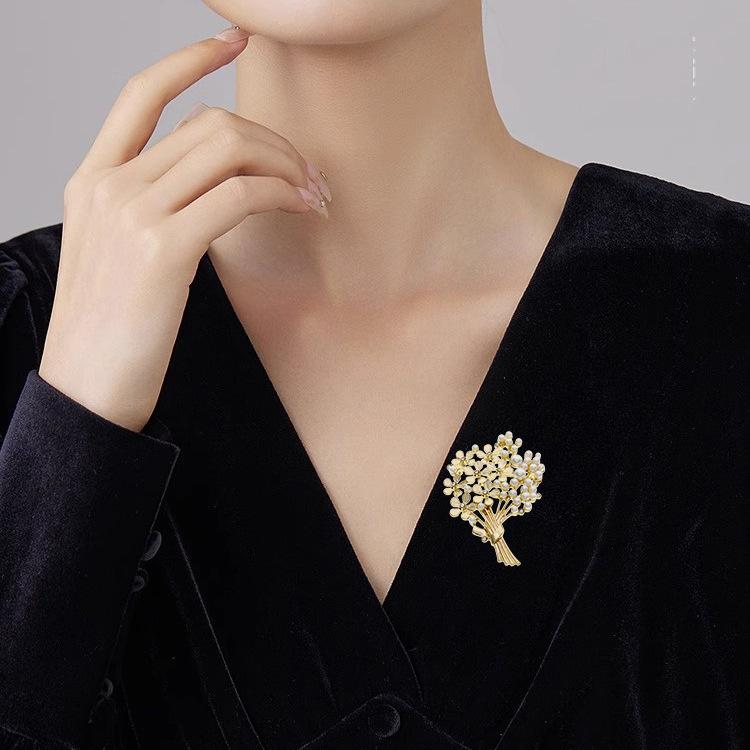 Bouquet Brooch - High-end Women's Creative Style Pearl Brooch with Design Charm Pin