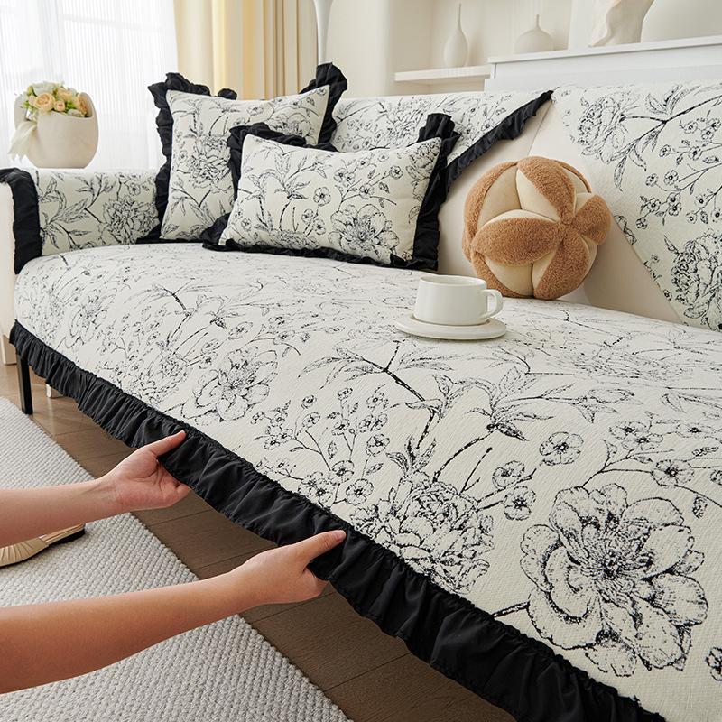 

French Retro Sofa Cushion, Universal In All Seasons, Non-Slip Chenille Seat Cushion, Living Room New Sofa Cover Towel 70*70cm