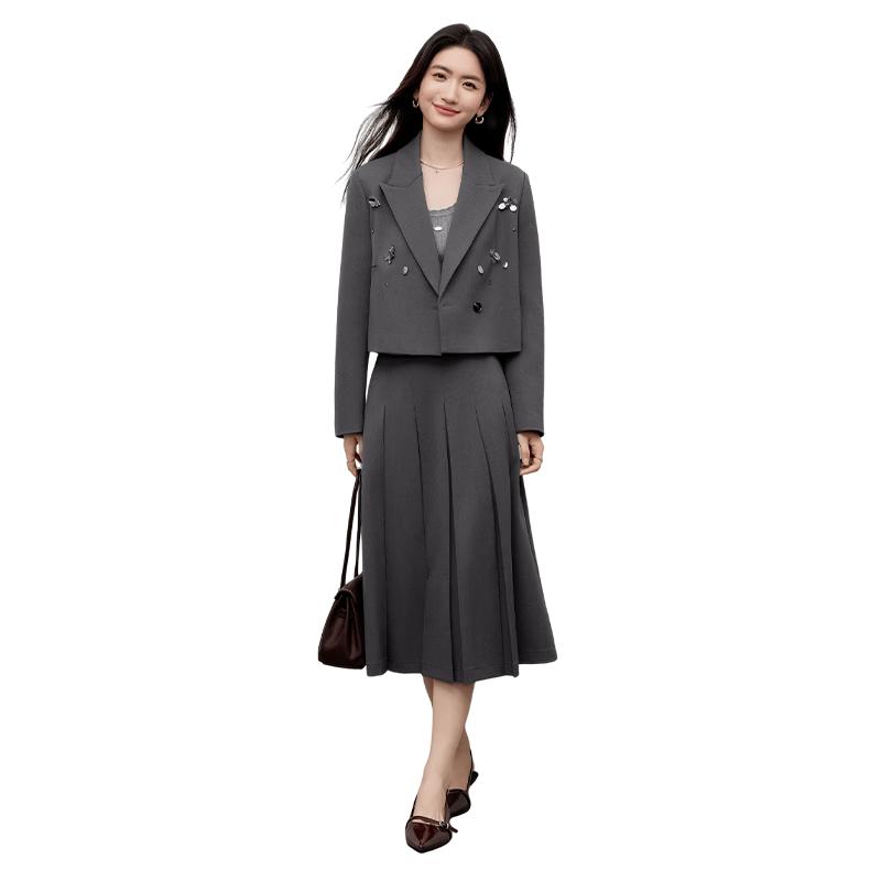 

Women s Elegant Grey Suit & Pleated Skirt Set L