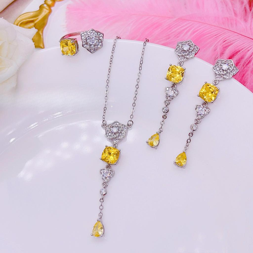 Kleur Schat Oorbellen Fanta Ring Violet Geel Diamanten Set