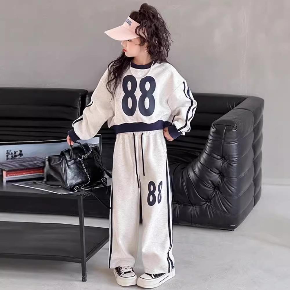 2024 Spring Fashion Girls' Loose Two-Piece Sportswear Set for Medium and Large Children.