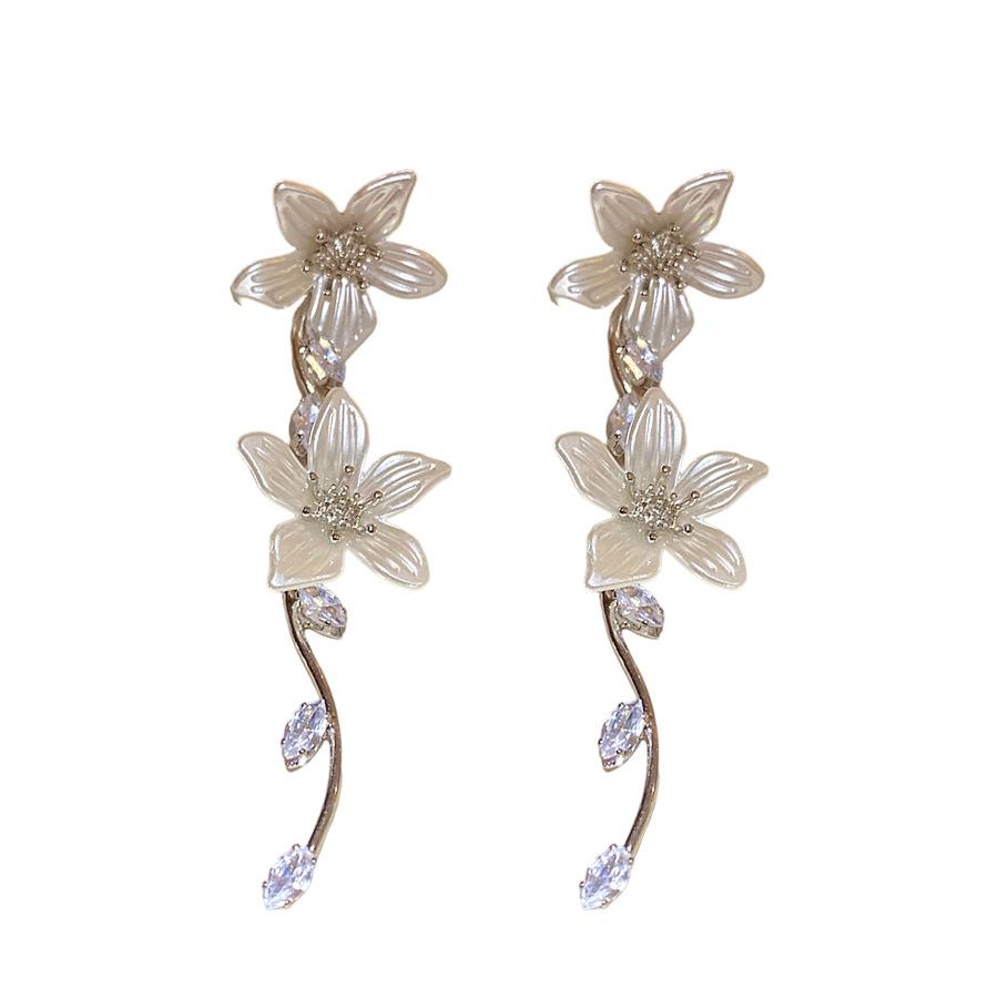 Silver needle zircon pearl flower fringed earrings holiday style fresh and sweet stud earrings light luxury high-end earrings
