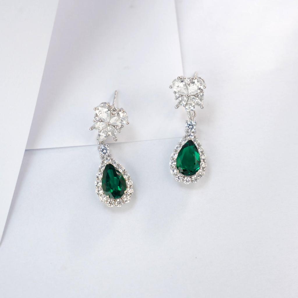 S925 Sterling Silver Cultured Emerald Water Drop Stud Earrings for Women - Light Luxury, Elegant, Versatile.