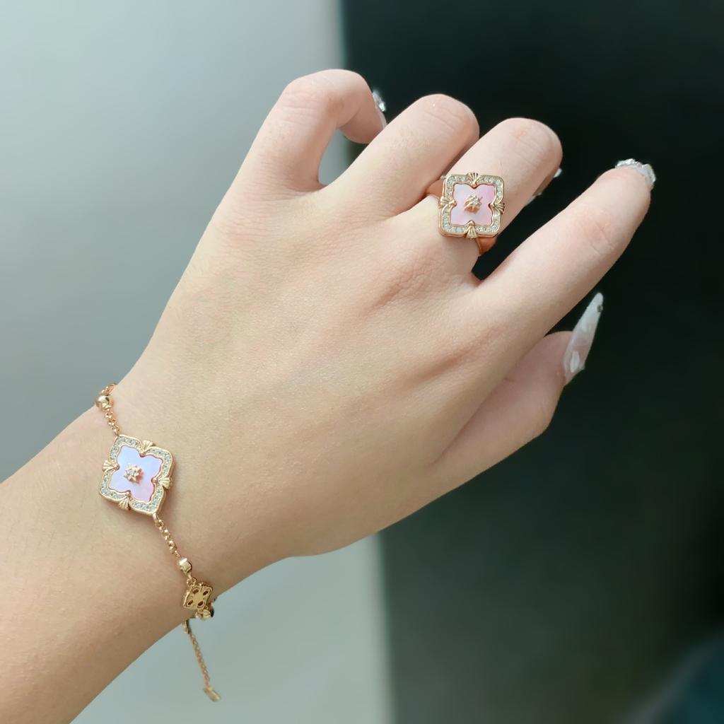 2026 Brushed Craft Bratti Natural Pink Fritillary Three Flowers Bracelet Female Diamond Clover Clavicle Chain