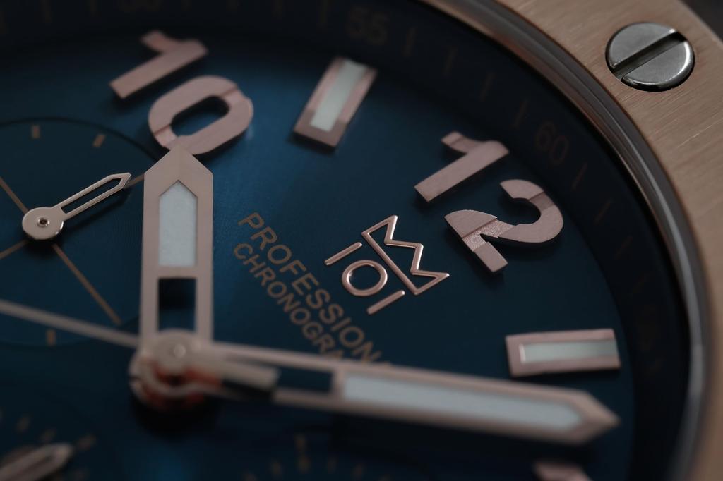 New Model [HYAKUICHI 101] Men's Watch, 100m Water Resistant, Chronograph, Date Display, Leather Strap, Pink Gold and Midnight Blue