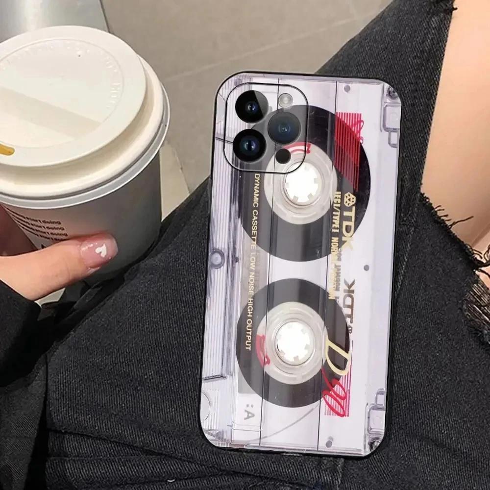 

Retro Magnetic Radio Tape Phone Case For iPhone 17 16 15 11 12 14 13 Pro Max Mini X XS XS XR 7 8 Plus SE4 17e Cute Silica Covers iPhone 12 mini