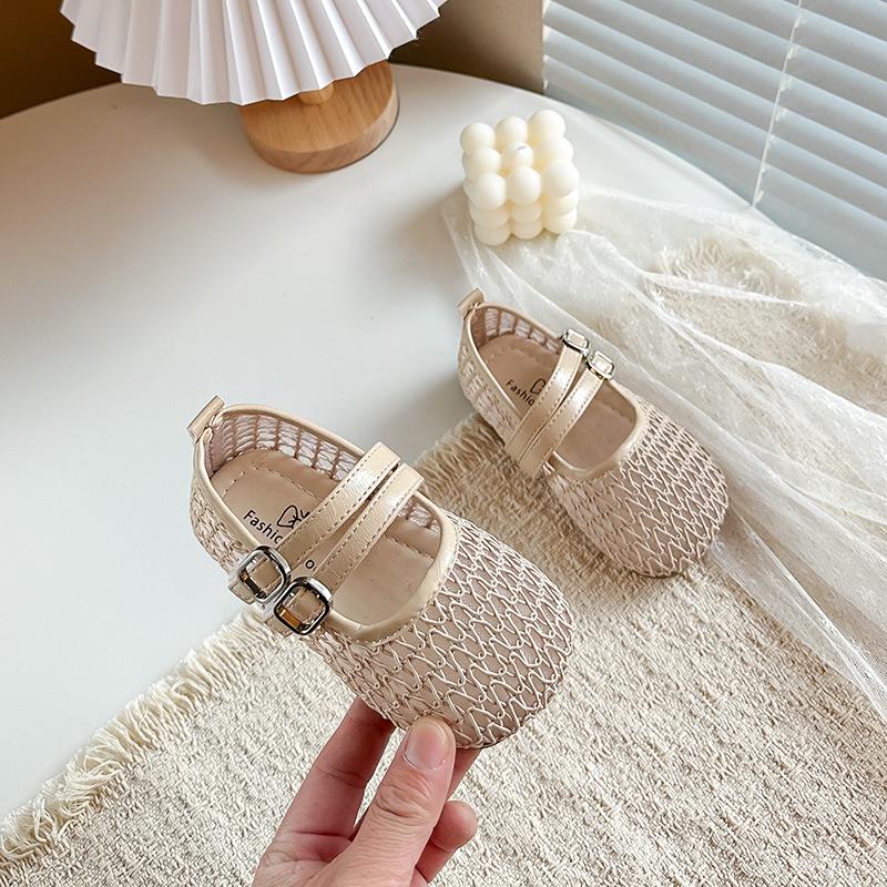 

Girls Solid Color Mesh Sandals2026Spring and summer woven mesh princess shoes for young children, middle and older children, suitable for 21Inner Length13.1cm хаки