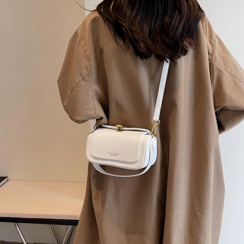 Classic Black Shoulder Bag Women's Versatile Retro Crossbody Square Bags New Large Capacity Textured Leather Flap Handbags CLE