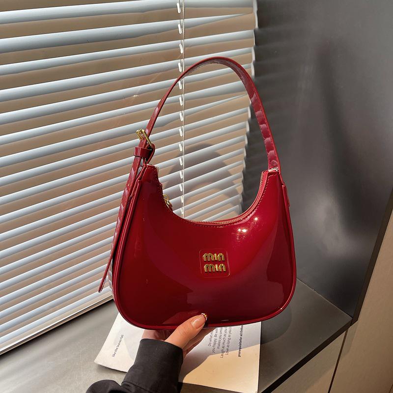 

Ручная сумка-пельмень из лакированной кожи: Женская универсальная однотонная сумка через плечо красный