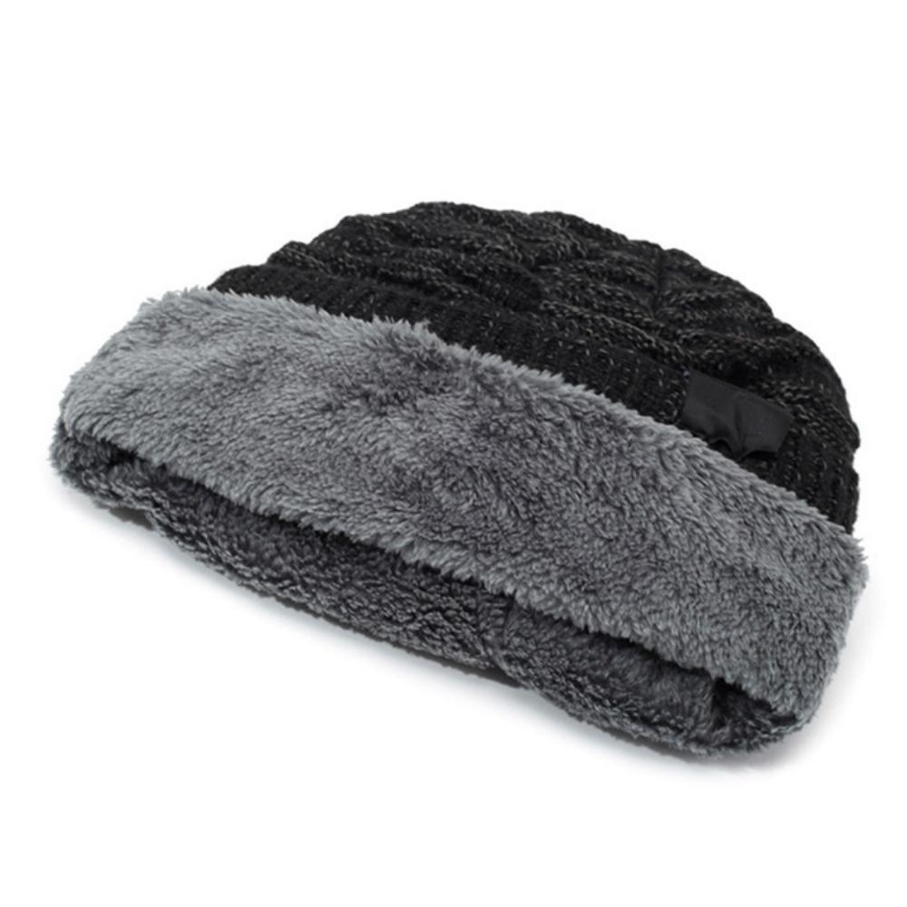 Unisex Fur Lined Slouchy Beanie Winter Hat With Star Decor Warm Knitted Cap For Men Women