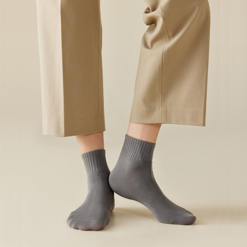 Men's Spring and Autumn Boneless Pure Cotton Antibacterial, Deodorizing, Sweat-absorbing, Summer Breathable, Versatile Solid Color Sports Socks