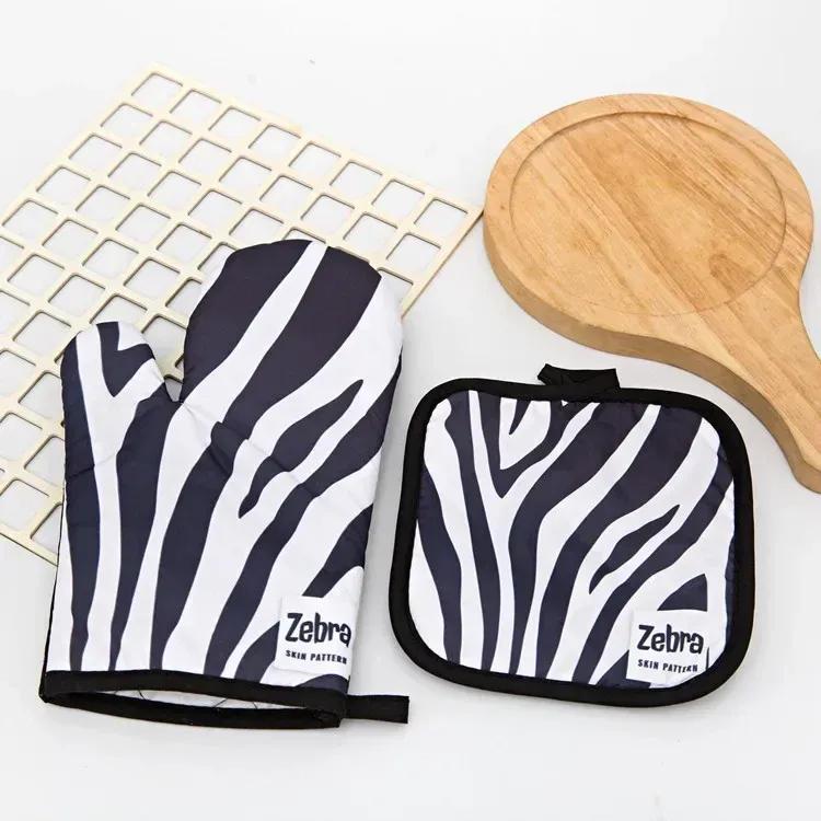 New Kitchen Gloves Insulation Leopard Pattern Pad Cooking Microwave Gloves Baking BBQ Oven Potholders Oven Mitts Potholder Pad for Kitchen