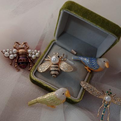 [Animal Collection] Vintage Enamel Paint Bee Dragonfly Brooch Party Coat Accessories