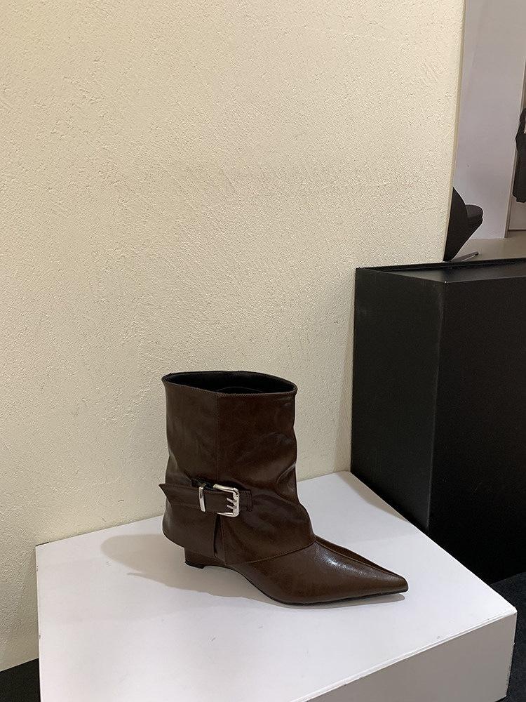 Pointed toe heel trouser boots women's autumn and winter new design sense versatile niche Spice Girl medium boots fried street short boots