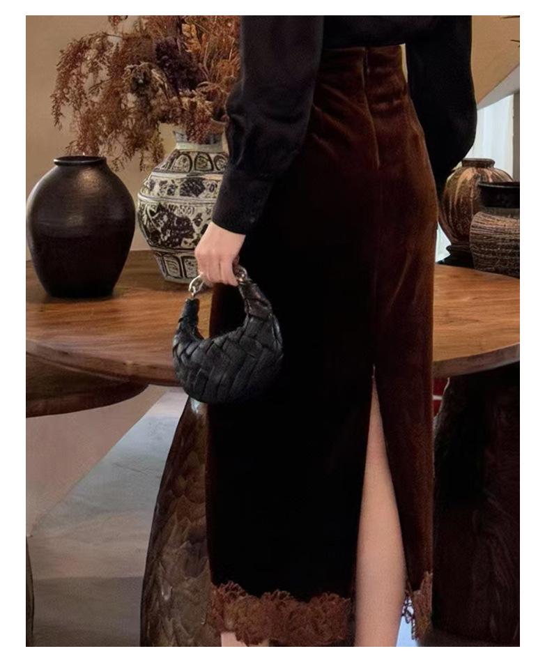 Rongtai Women's Textured Velour Embroidered Lace Hem Bodycon A-line Skirt 2026.