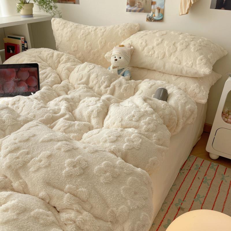 Yunduo Huashu warmes vierteiliges Set aus Baumwollfleece, dreiteiliges Steppdeckenset aus geschnitztem Korallenfleece