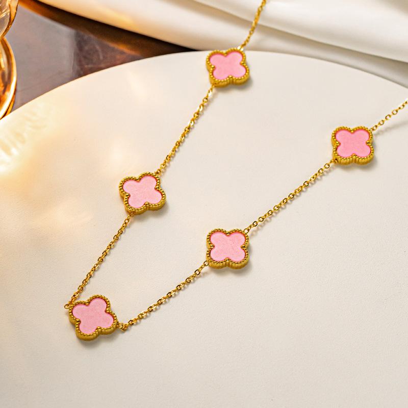 Collier trèfle à quatre feuilles chanceux à cinq fleurs Collier en acier titane Mode fille Chaîne de clavicule simple