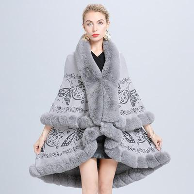 Kurtki i płaszcze – Futra