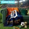 Custom Name Blanket Detroit Tigers Emblem Blanket Bedding Blanket for Travel, Camping, Living Rooms, Offices, Sofas, Fan Christmas gift