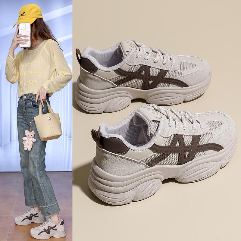 Stepping On Shit Feeling Thick-soled Dad Shoes Girl 2025 Autumn Students Running To Increase Height Casual Street Photography Niche Retro Sneakers