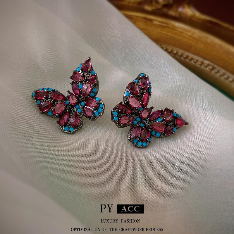 Kolczyki sztyfty w stylu vintage z motylem i kolorowym cyrkonem - Temperamentne, Wszechstronne, Wysokiej klasy damskie akcesoria do uszu