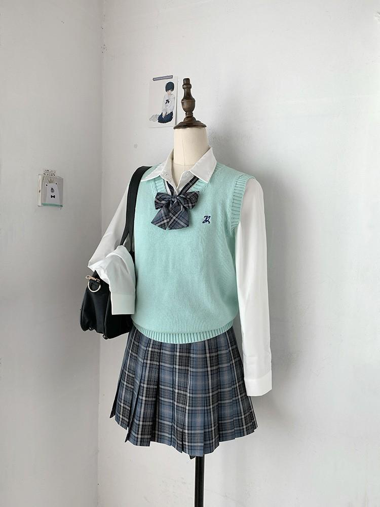 Classic V-Neck Solid Color Knit Vest - JK School Style for Students & Office, Ideal for Autumn to Spring