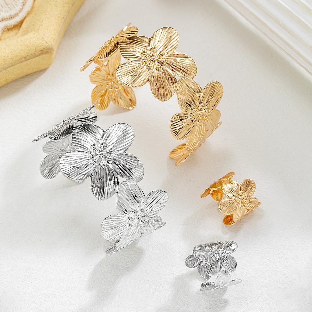 2 Fashionable and Elegant Flower Jewelry Sets, Metal Open Flower Bracelets, Rings, Accessories