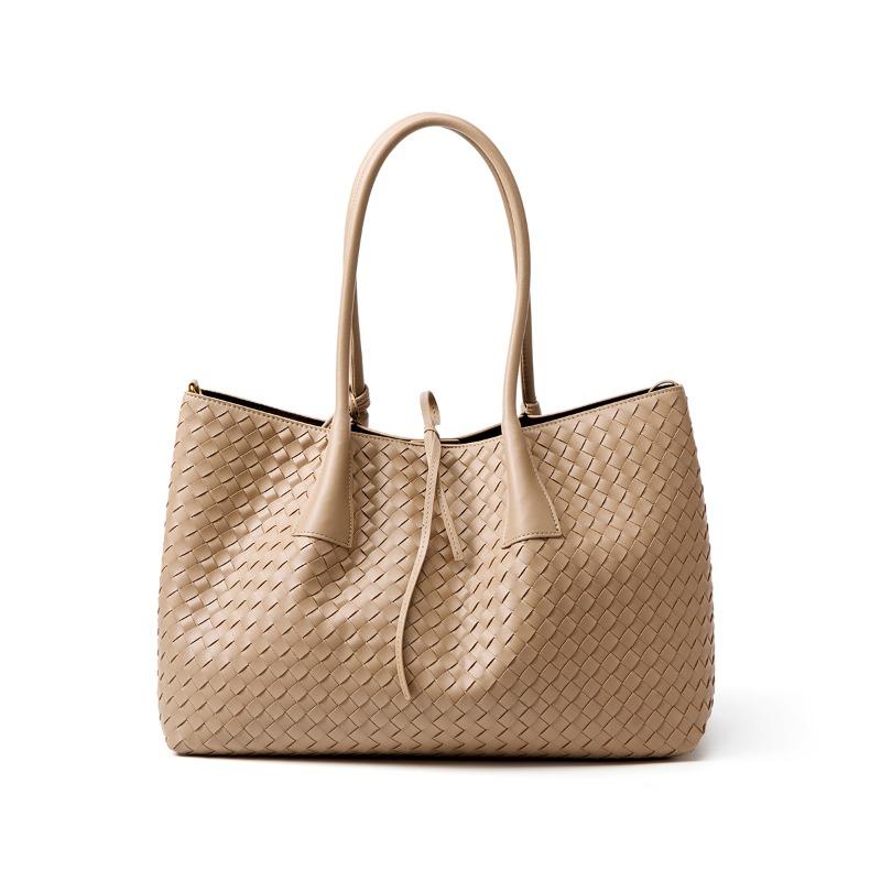 Portable Handmade Cowhide Woven Bag Niche Versatile Style Underarm Casual Fashion Large Capacity Shoulder Tote Bag