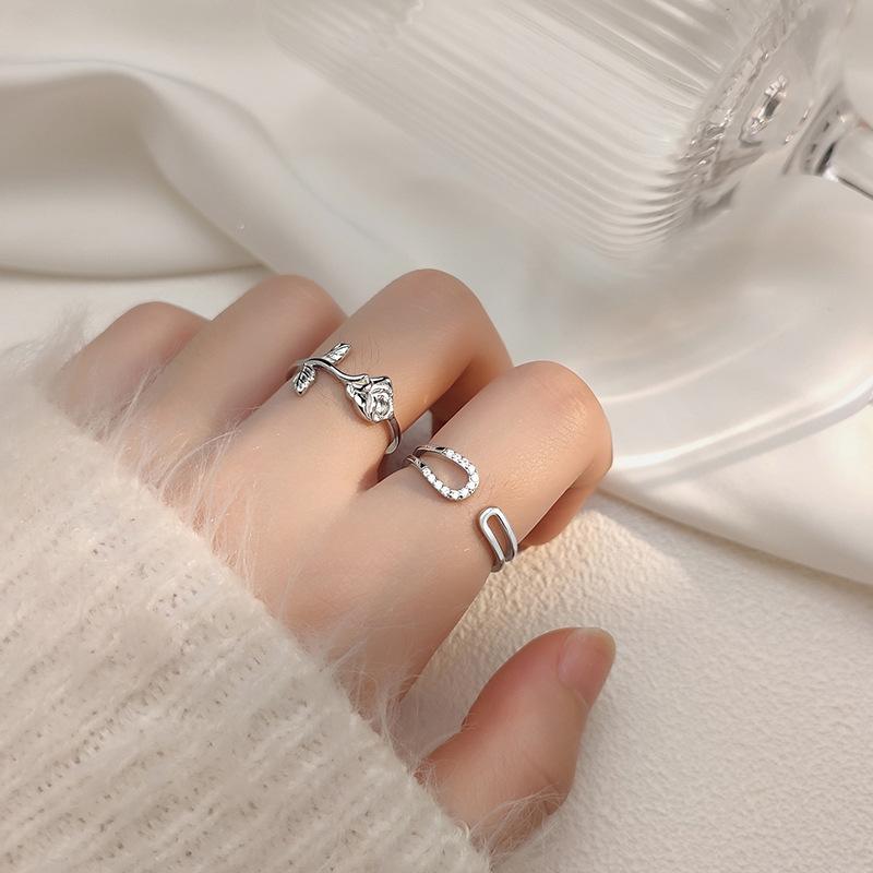 Retro květinový prsten s otevřeným ukazováčkem pro ženy, malý, čerstvý, literární, osobnostní design, růžový prsten