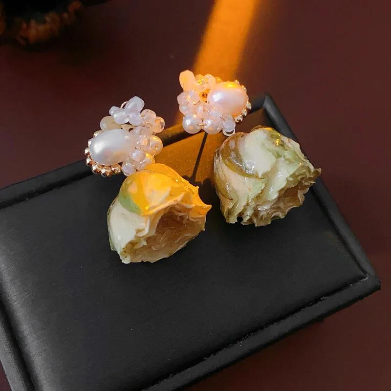 Gold Electroplated Zinc Alloy Needle Immortal Flower Earrings French Retro Freshwater Pearl Earring Light Luxury High-end Zircon