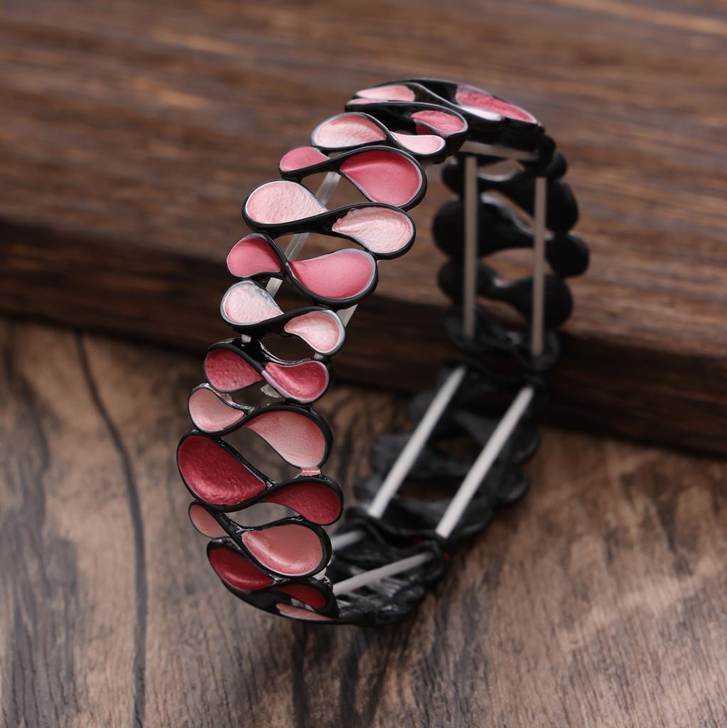 Enamel Geometric Hollow 8-character Flower Bracelet Gun Black Personality Women's Premium Sense Alloy Bracelet