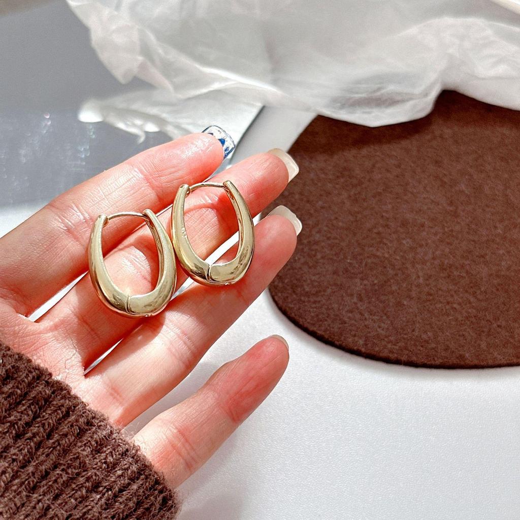 High end gold minimalist earrings for women light luxury metal texture earrings new trend earrings for women