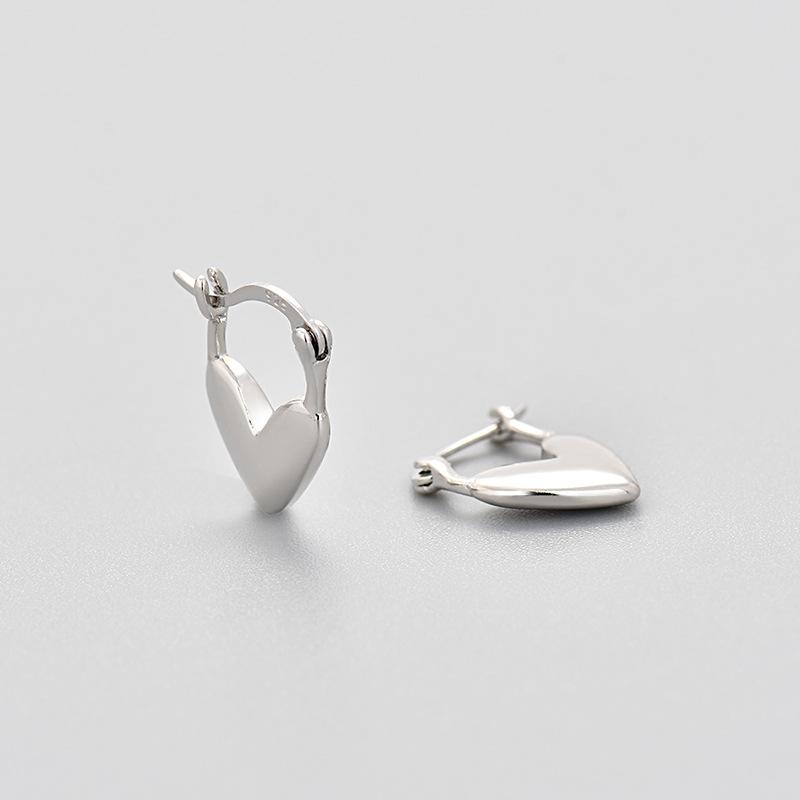 

Glossy Love Earrings Women S Old Retro Fashion Versatile Light Luxury French Light Luxury Style Ear Buckles Copper