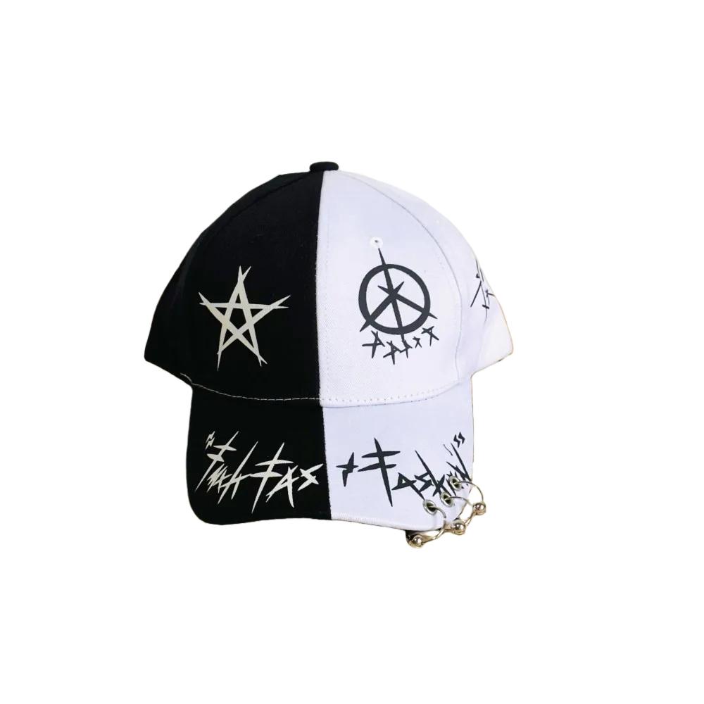 Hip-Hop Baseball Cap Unisex Black White Graffiti Peaked Hat with Iron Ring Street Style