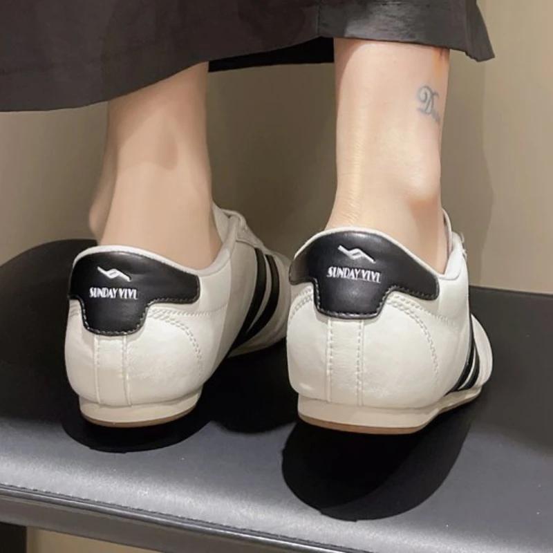 New Women Retro Casual Low Top Running Sneakers Anti-slip Wear-resistant Shoes Outdoor Fashion Lace Up Sneakers Zapatos De Mujer