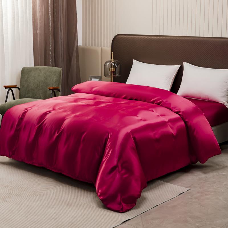 

Комплект пододеяльника и вставки из однотонной ткани, похожей на шелк 173x229 cm Duvet Cover