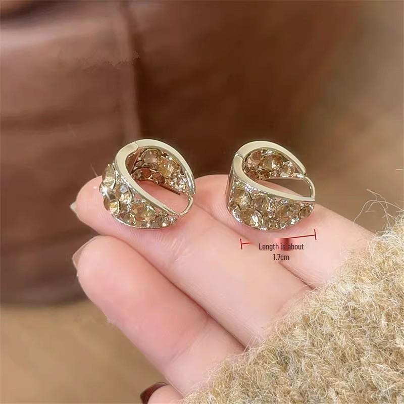 Retro Coffee Zirconia Water Drop Earrings - Exquisite, Versatile Design for Autumn/Winter.