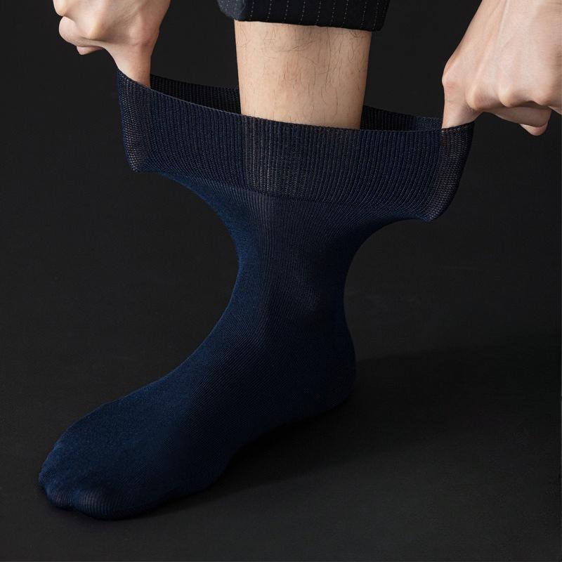 Men's Autumn Black Business Socks Made of Mulberry Silk, Loose-fitting Mid-calf Socks, Antibacterial Socks