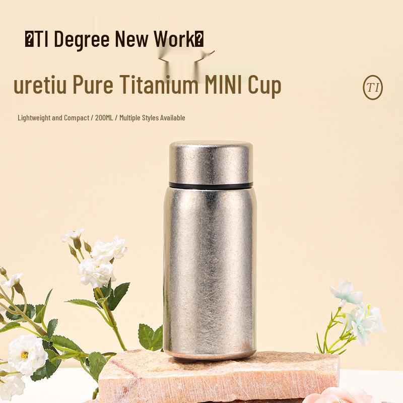 Tazza Termica Mini in Titanio Portatile di Alta Gamma per Donne - Elegante, Compatta, Tazza da Tè per Esterni